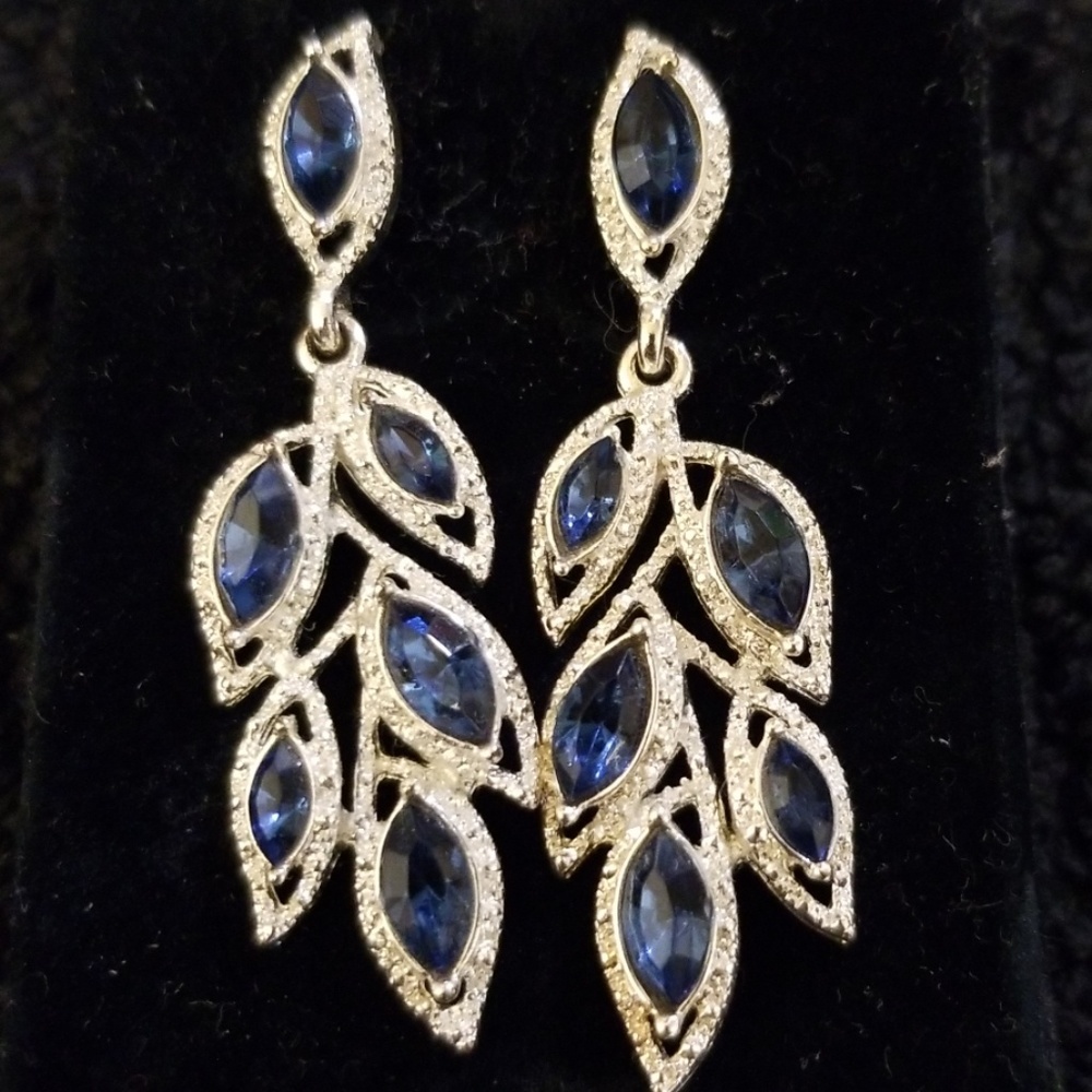 GORGEOUS Sapphire/ Silver Earrings